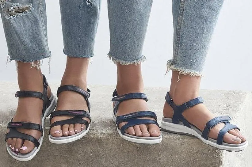 Кожаную обувь лучше мыть вручную Кожаную обувь лучше мыть вручную