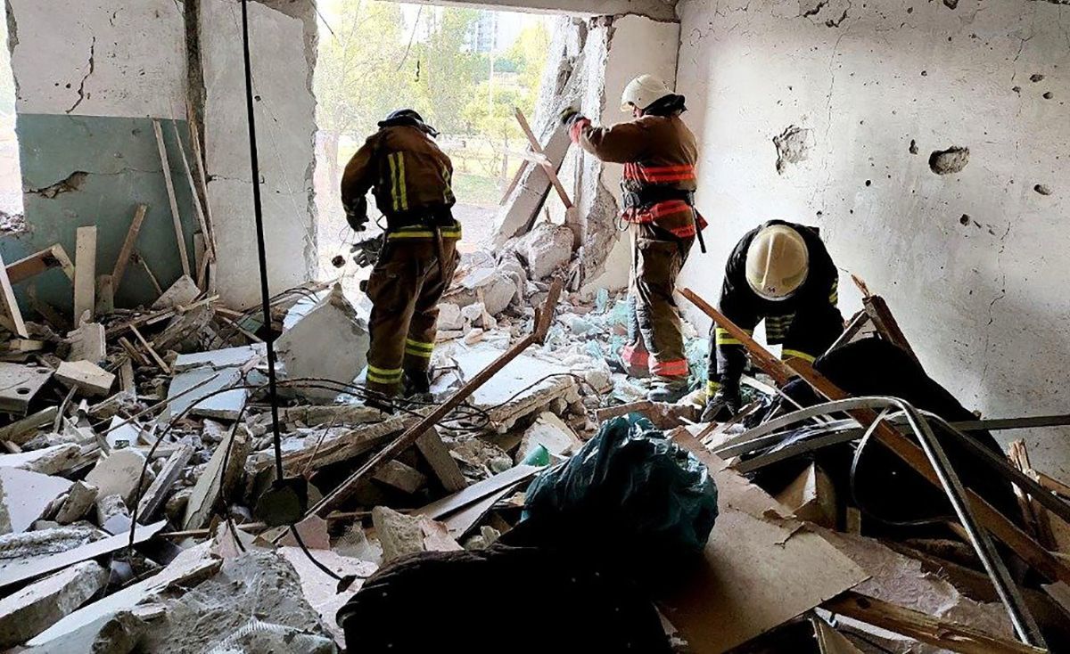 Под завалами могут оставаться люди: ГСЧС продолжает разбирать завалы в Сергеевке Под завалами могут оставаться люди: ГСЧС продолжает разбирать завалы в Сергеевке