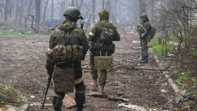 "Даже подняли вертолеты и ищут": в Запорожской области из казарм сбежали более 70 оккупантов