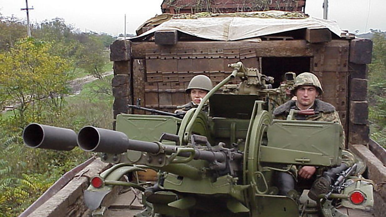 В Мелитополе сошел с рельсов бронепоезд российских оккупантов В Мелитополе сошел с рельсов бронепоезд российских оккупантов