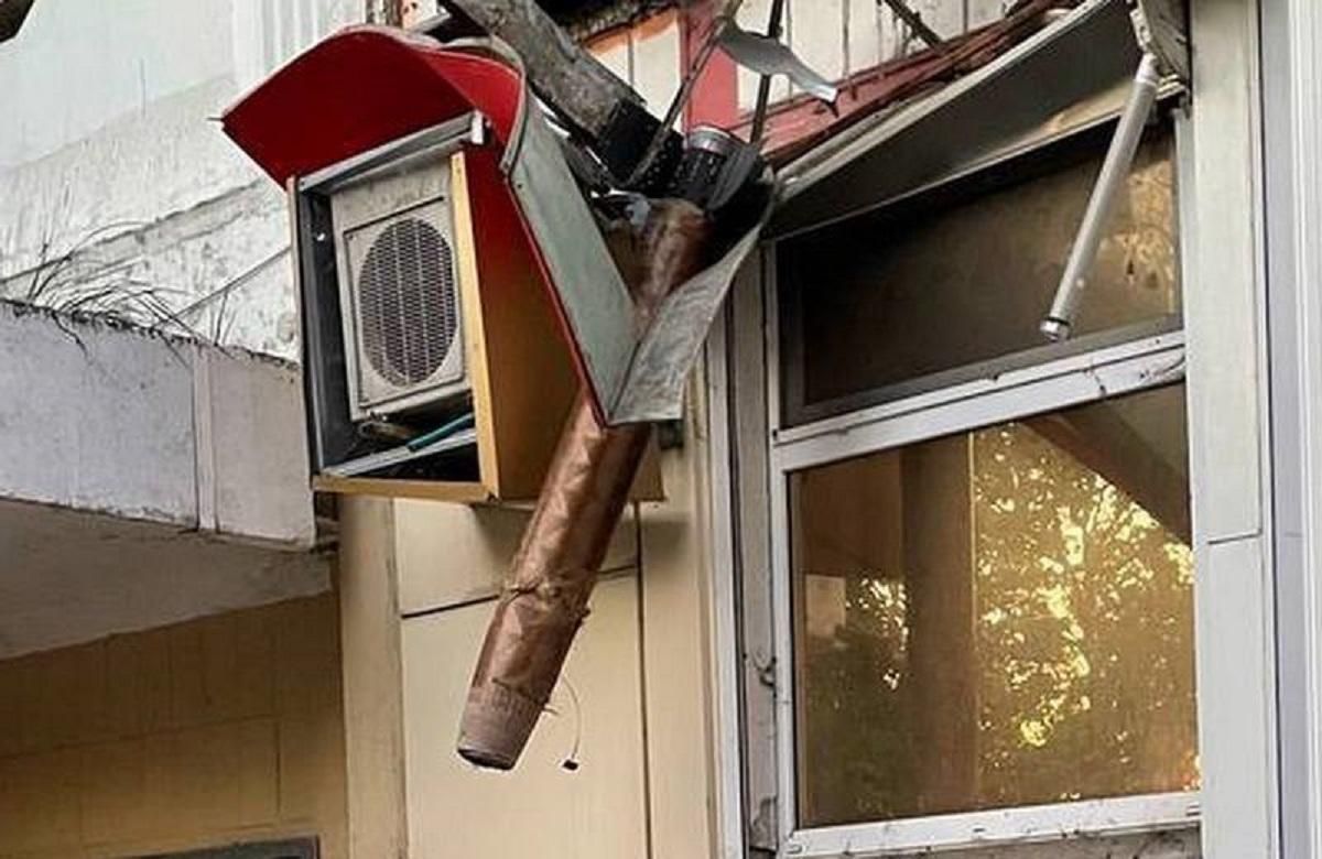 Ракета "Панцирь" на здании в российском Белгороде.