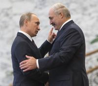 Лукашенко торгується з Путіним, – Калиновський про ймовірність наступу Білорусі