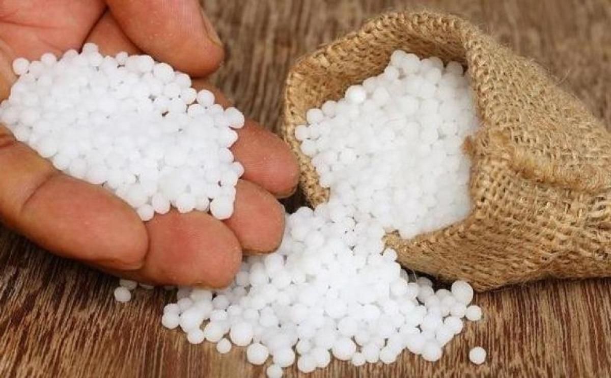 В Херсонской области россияне обстреливают склады с аммиачной селитрой В Херсонской области россияне обстреливают склады с аммиачной селитрой