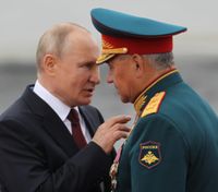 Шойгу доповів про "взяття" Луганщини: Путін наказав дати відпочинок окупантам