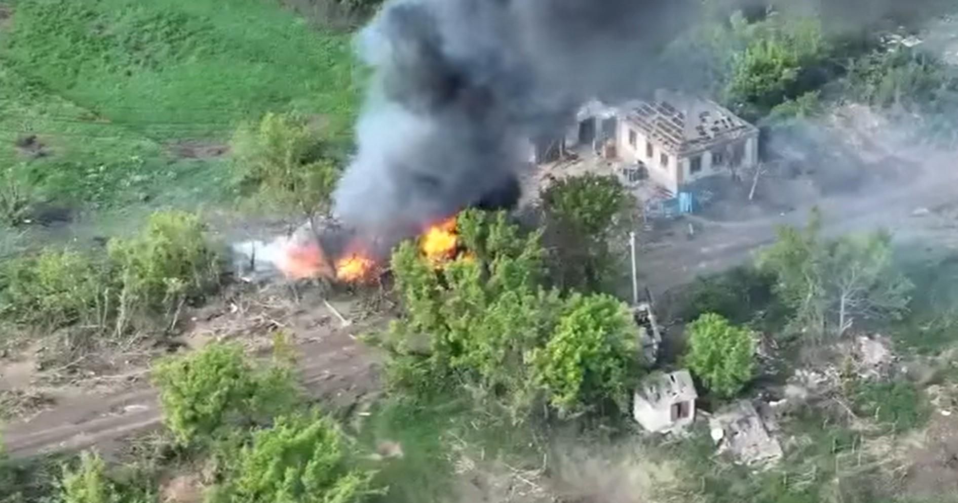 ВСУ взорвали склады с боекомплектами на Изюмском направлении ВСУ взорвали склады с боекомплектами на Изюмском направлении