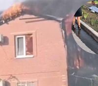 У Таганрозі російський безпілотник упав на приватний будинок:  спалахнула масштабна пожежа