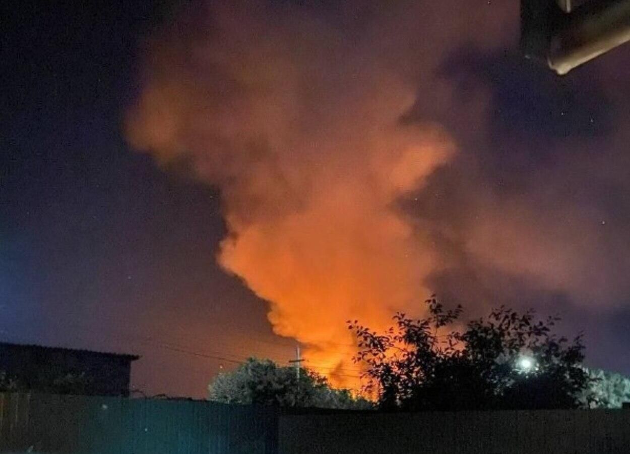 Потери России - подорвали важный военный склад врага в Кадиевке Луганской области - 24 Канал Потери России - подорвали важный военный склад врага в Кадиевке Луганской области - 24 Канал