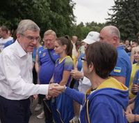 Украина не в одиночку со своими проблемами, – глава МОК о визите в Киев