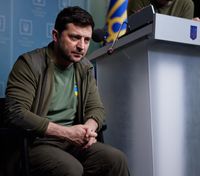 Нардепы и мэры: у Зеленского рассказали, кого президент приглашал домой, выступая в Лугано