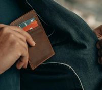 Що робити, якщо загубили банківську картку за кордоном: 3 обов'язкові кроки