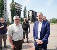 В Україну приїхав прем'єр Ірландії: вже відвідав Бородянку, яку зруйнували окупанти