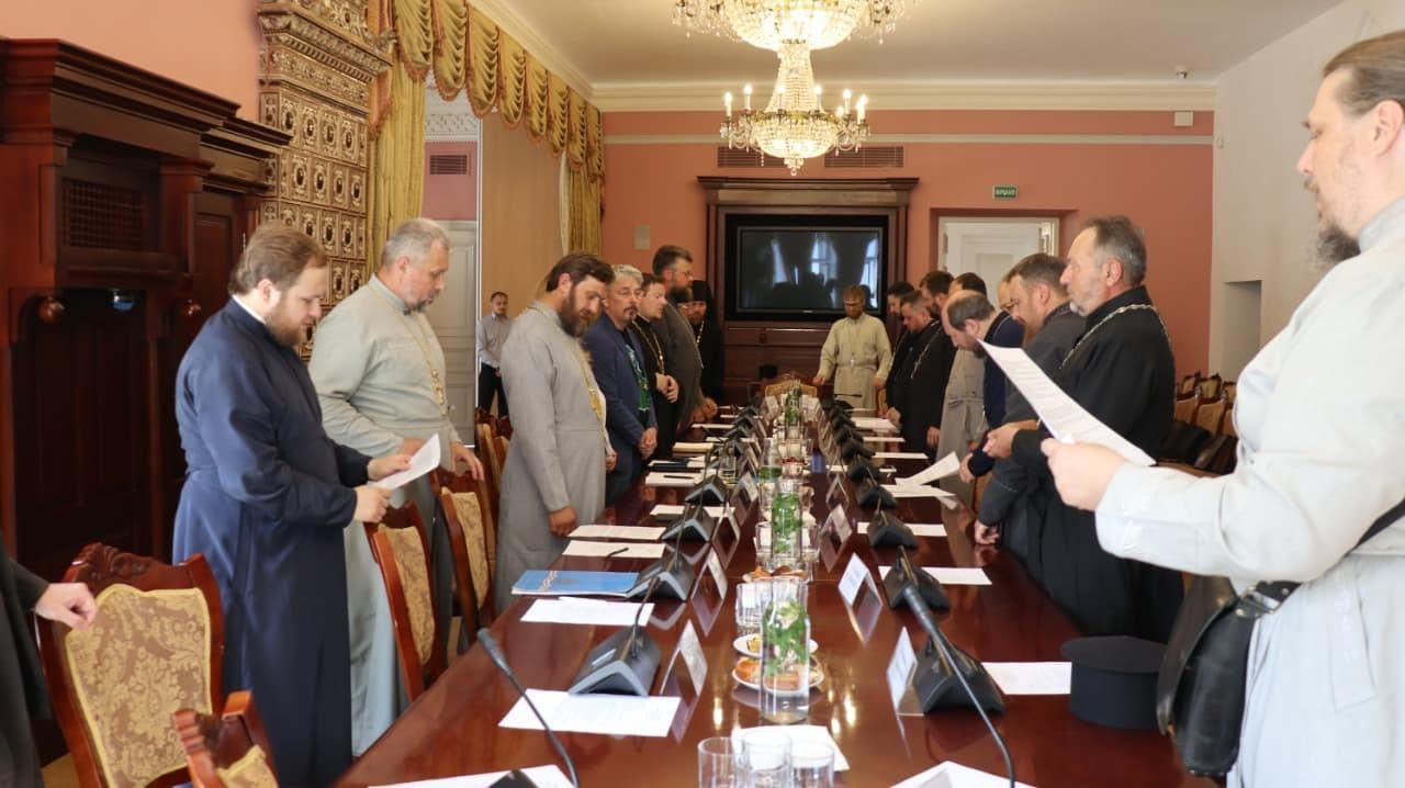 УПЦ й ПЦУ зустрілися, щоб подолати суперечки УПЦ й ПЦУ зустрілися, щоб подолати суперечки