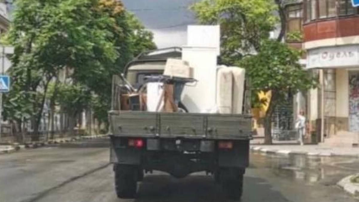 Одни воюют, а другие мародерят: у российских оккупантов на Херсонщине произошел раскол Одни воюют, а другие мародерят: у российских оккупантов на Херсонщине произошел раскол