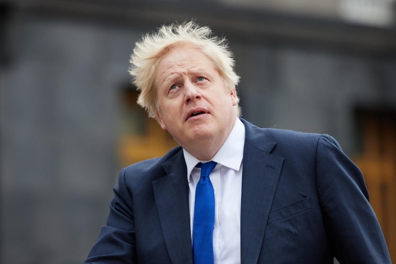 Правительство Великобритании призвало Бориса Джонсона уйти в отставку