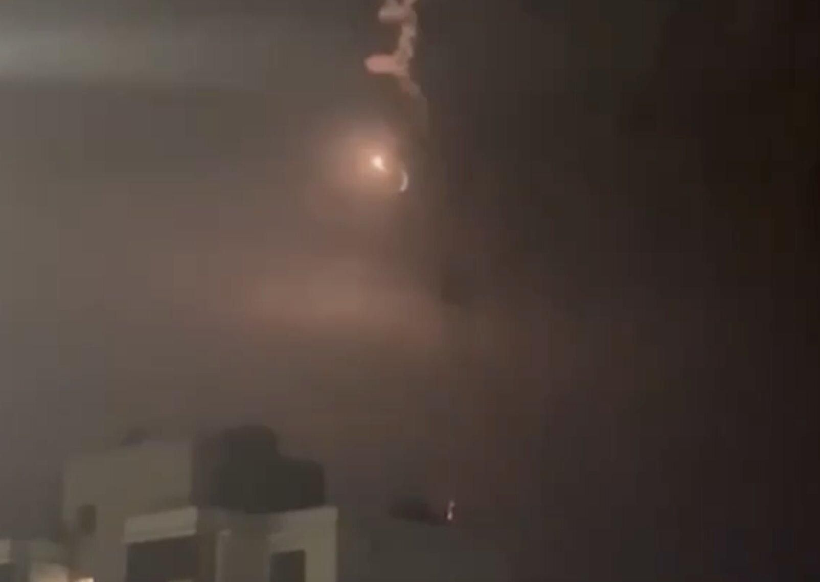 Из Белгорода хотели запустить ракеты по Украине, но они упали - эпическое видео Из Белгорода хотели запустить ракеты по Украине, но они упали - эпическое видео