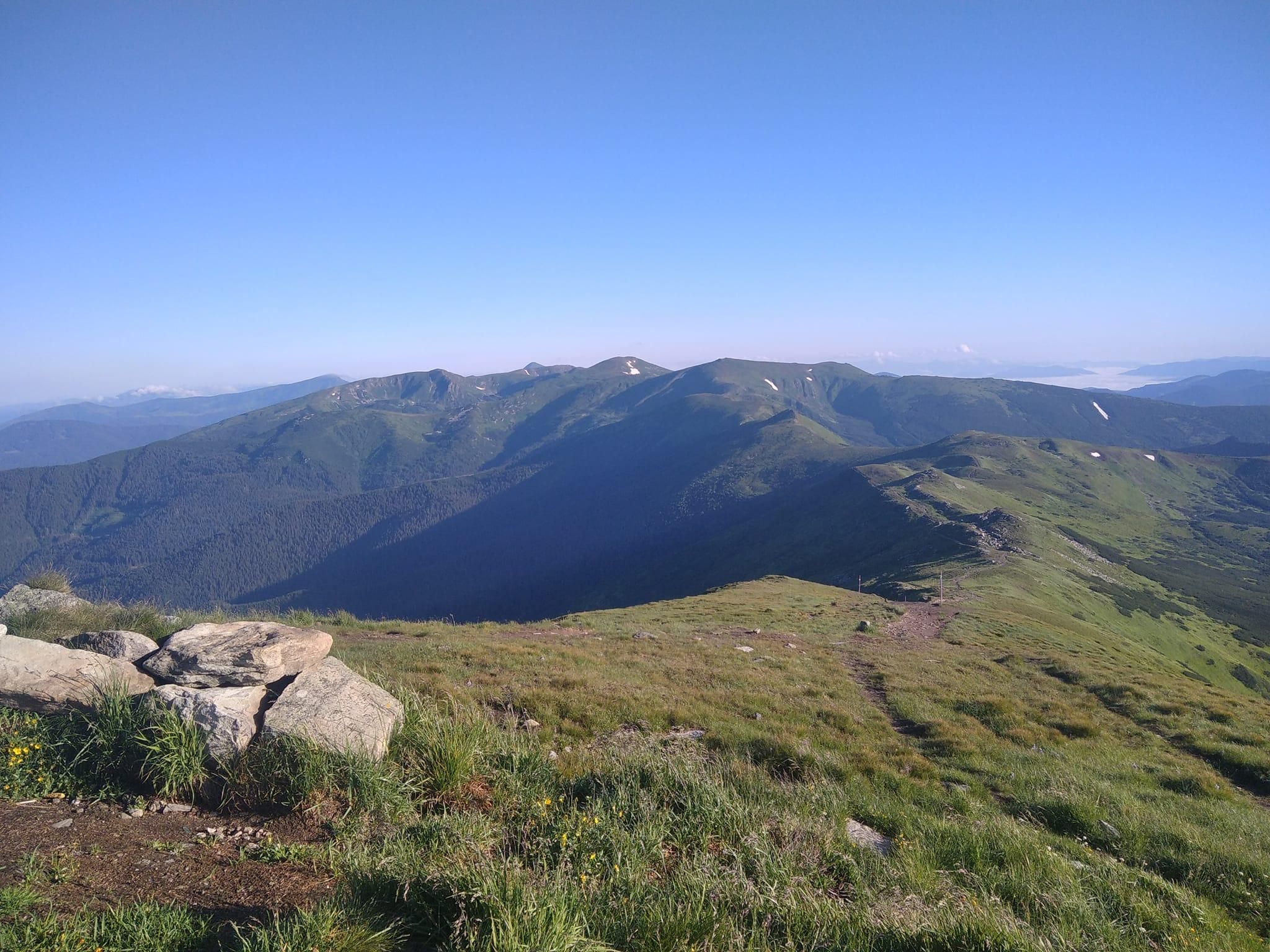 В Карпатах температура воздуха упала почти до 0 градусов: фото вершины Поп Иван Черногорский В Карпатах температура воздуха упала почти до 0 градусов: фото вершины Поп Иван Черногорский