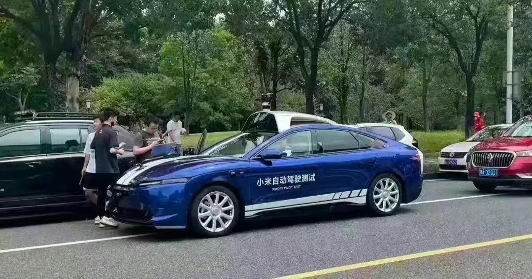 Самоуправляемый автомобиль Xiaomi