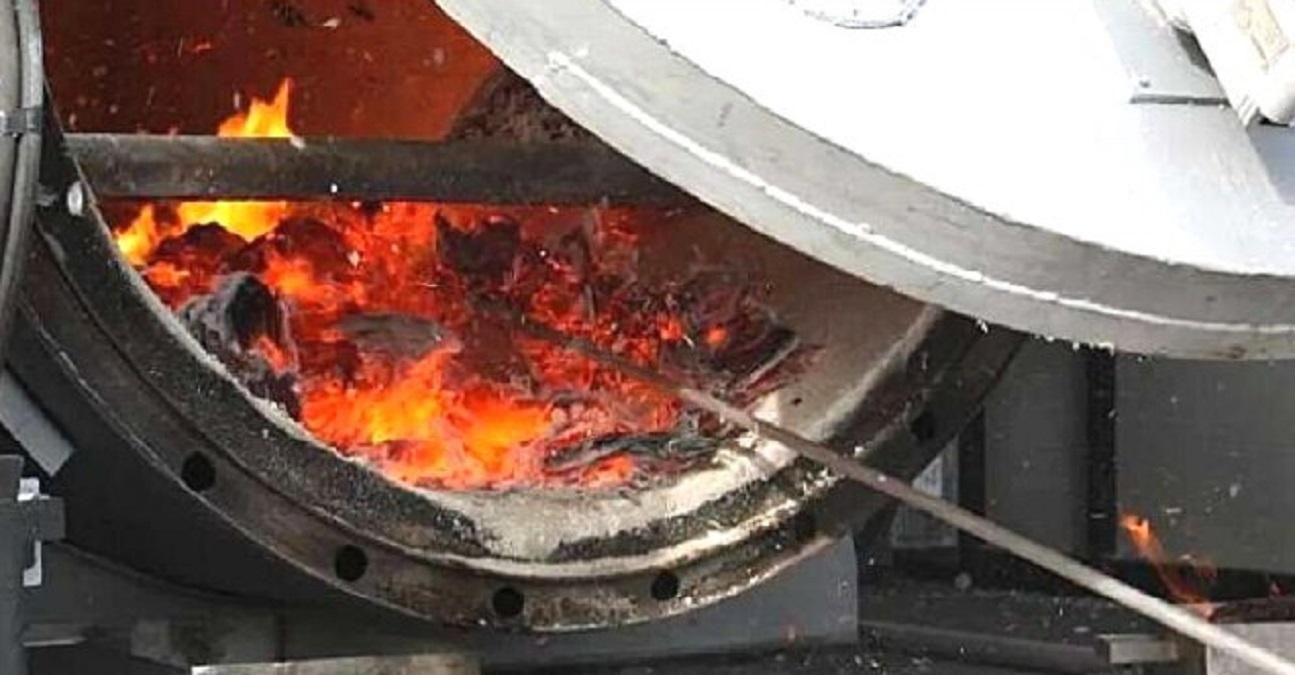 росіяни спалюють тіла своїх же військових росіяни спалюють тіла своїх же військових