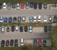 Во Львовской области преступная группировка зарабатывала миллионы на растаможке авто