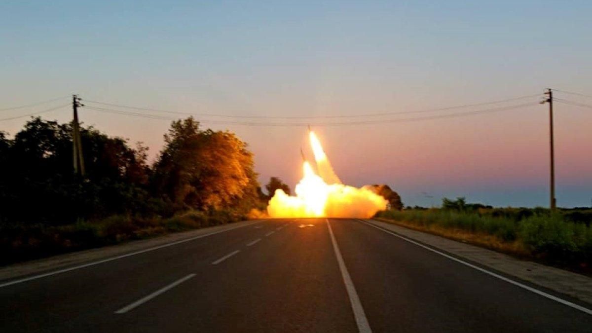 Росіяни втратили практично всі великі склади боєприпасів Росіяни втратили практично всі великі склади боєприпасів