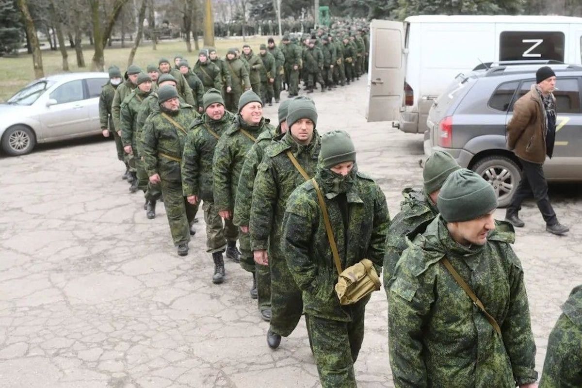 Українці можуть уникнути примусової мобілізації на окупованих Росією територіях