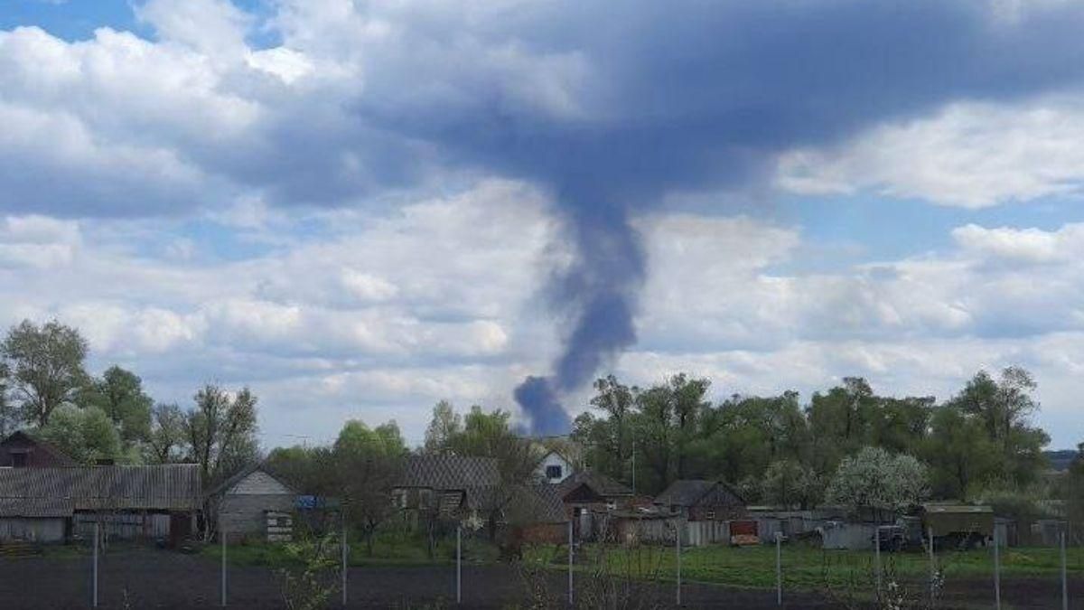 На Херсонщині горить завод Полімер - горить склад росіян