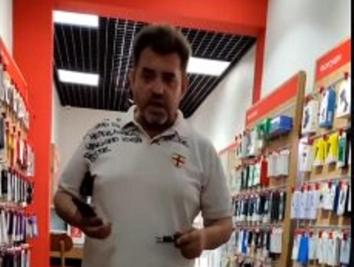 Чоловік конфліктував через українську мову в продавця Чоловік конфліктував через українську мову в продавця