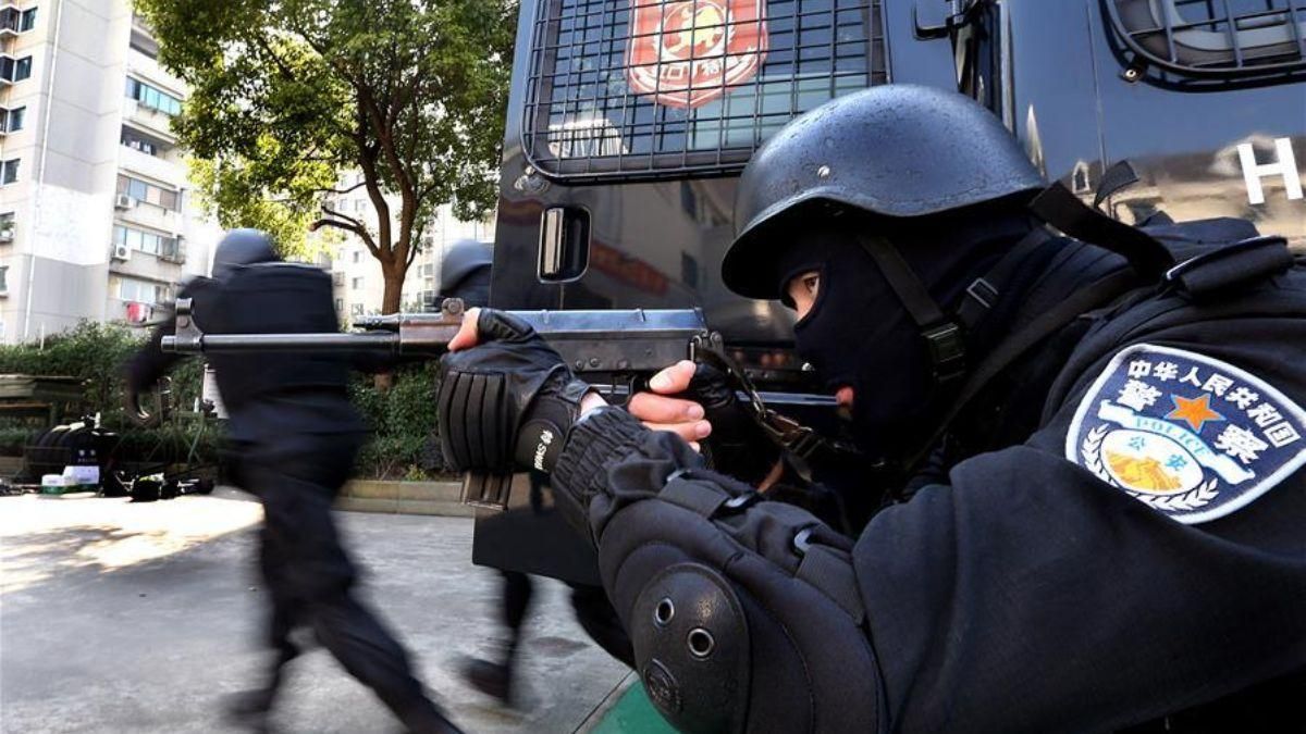 В Шанхае 09.07.2022 мужчина с ножом напал на людей в детской больнице - есть пострадавшие - 24 Канал В Шанхае 09.07.2022 мужчина с ножом напал на людей в детской больнице - есть пострадавшие - 24 Канал