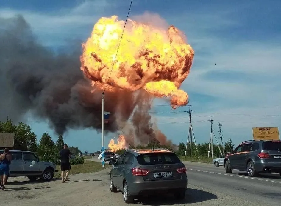 В России взорвалась АЗС: эпические фото и видео