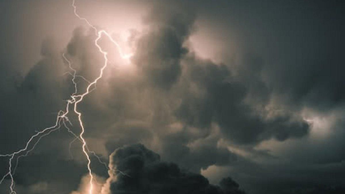 Штормове попередження в Україні 11 липня - де чекати негоду Штормове попередження в Україні 11 липня - де чекати негоду