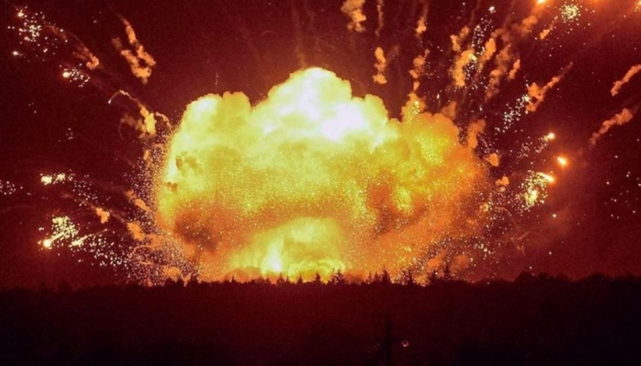 Взрывы в Луганске 10 июля - местные сообщили о детонации на российском складе с БК - 24 Канал