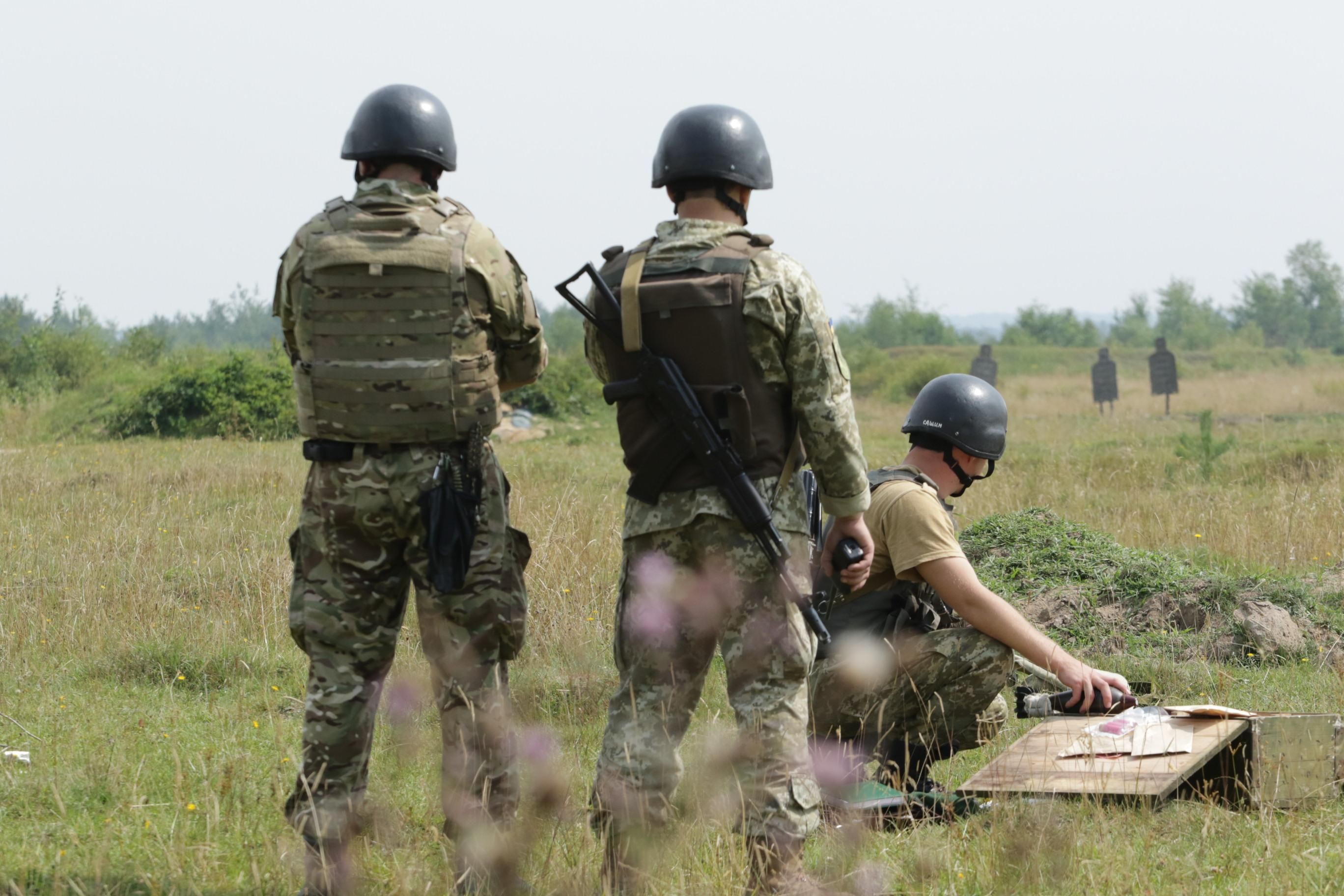 Українські військові