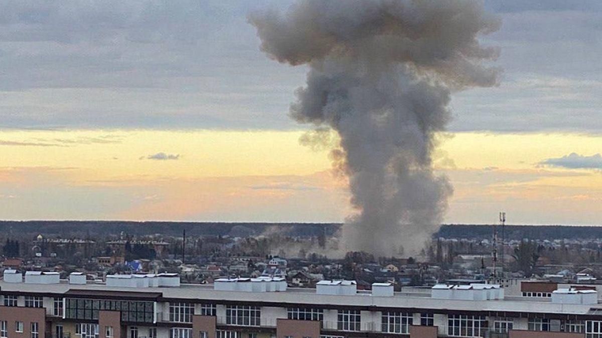 ЗСУ 11.07.2022 вдарили по окупантах у Таврійську на Херсонщині- 24 Канал ЗСУ 11.07.2022 вдарили по окупантах у Таврійську на Херсонщині- 24 Канал