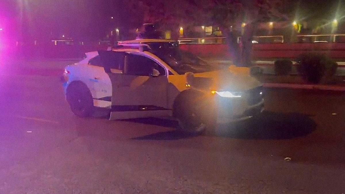 Прохожий напал на автономный автомобиль в штате Аризона – Техно Прохожий напал на автономный автомобиль в штате Аризона – Техно