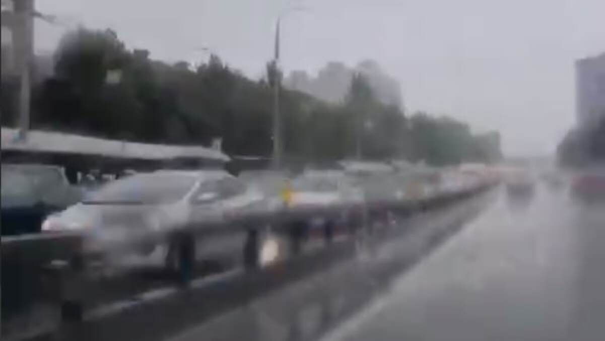 Злива в Києві - на дорогах утворилися затори