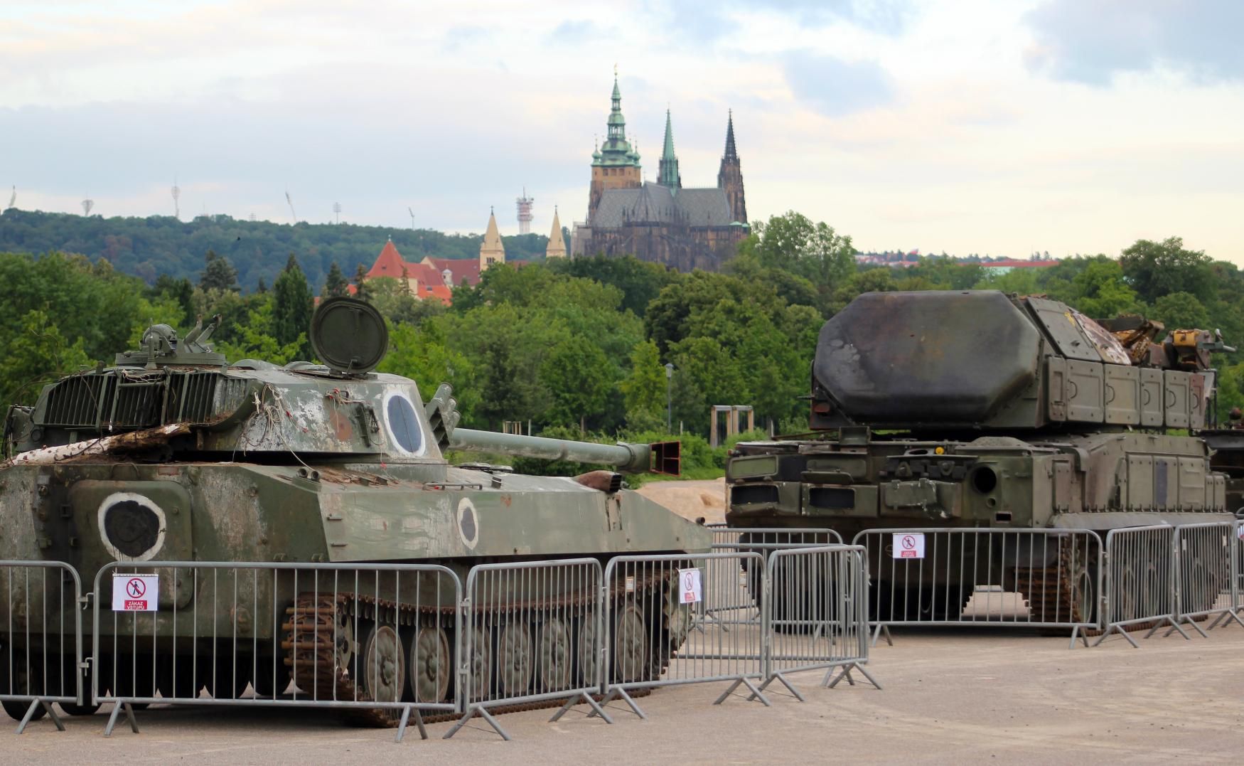 В Праге можно увидеть уничтоженную русскую технику В Праге можно увидеть уничтоженную русскую технику