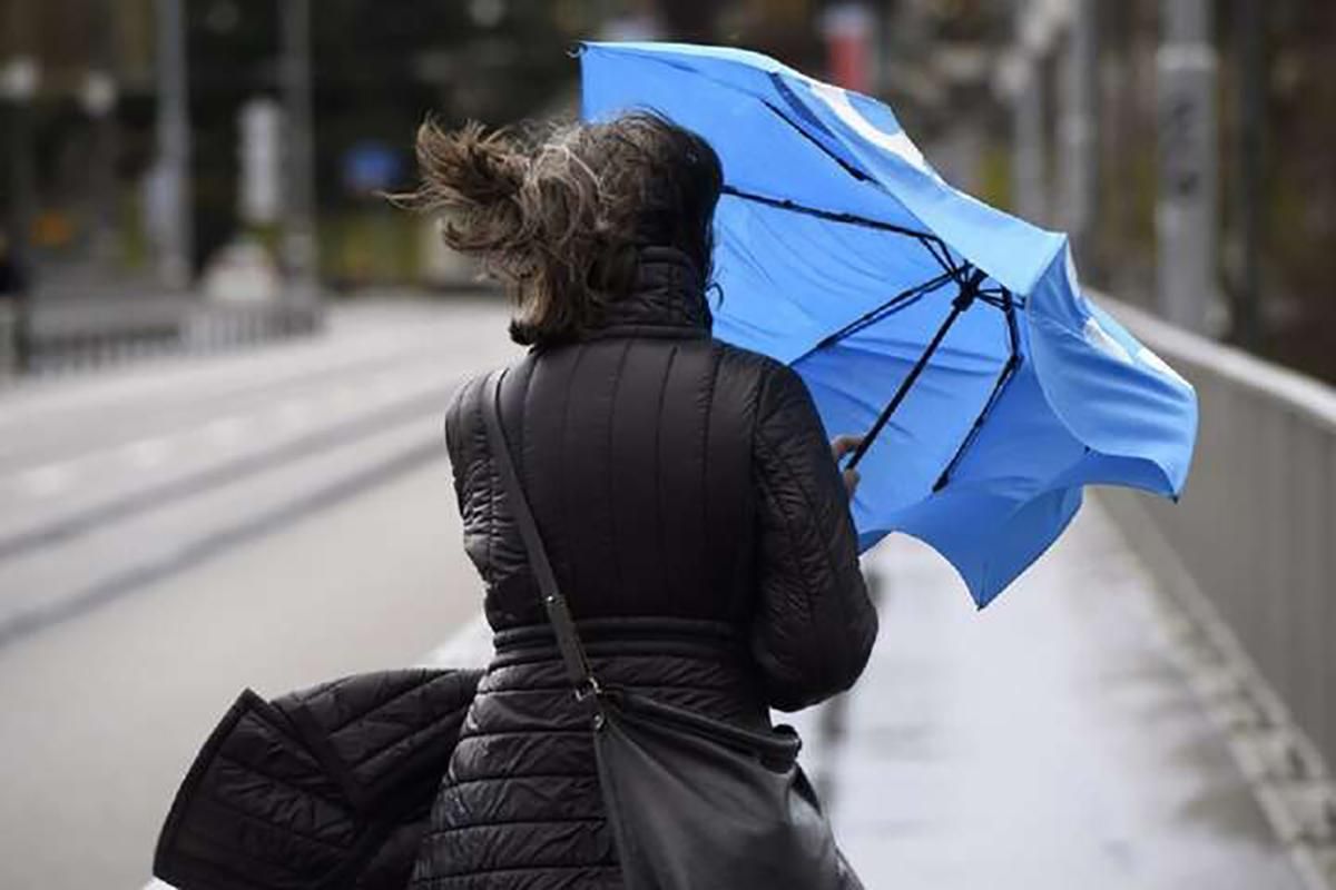 В Україні шквальний вітер В Україні шквальний вітер