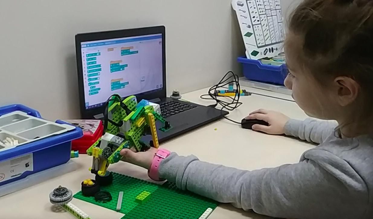 Дистанційна школа в Україні – що це означає та які нюанси Дистанційна школа в Україні – що це означає та які нюанси