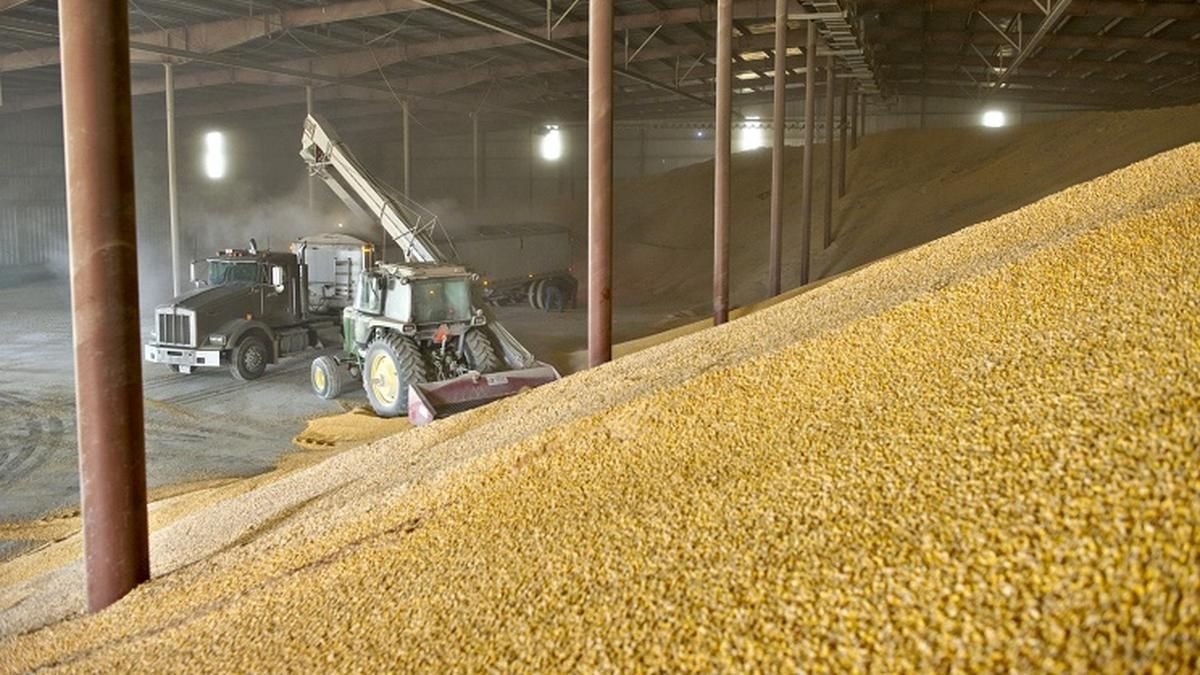 Запорізькі партизани передають вітання колаборантам, які грабують фермерів Запорізькі партизани передають вітання колаборантам, які грабують фермерів