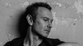 Святослав Вакарчук попал под артиллерийские обстрелы во время концерта для бойцов