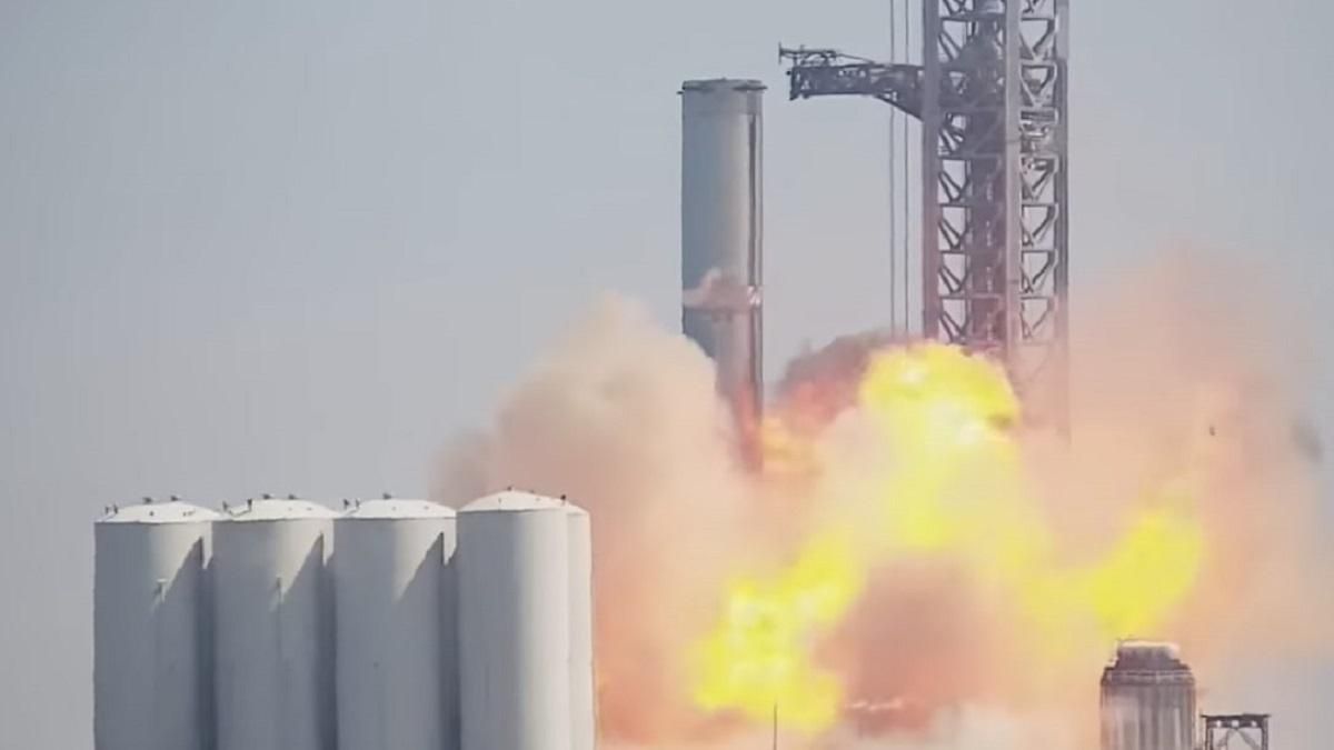 Момент вибуху під час тесту Booster 7 Момент вибуху під час тесту Booster 7