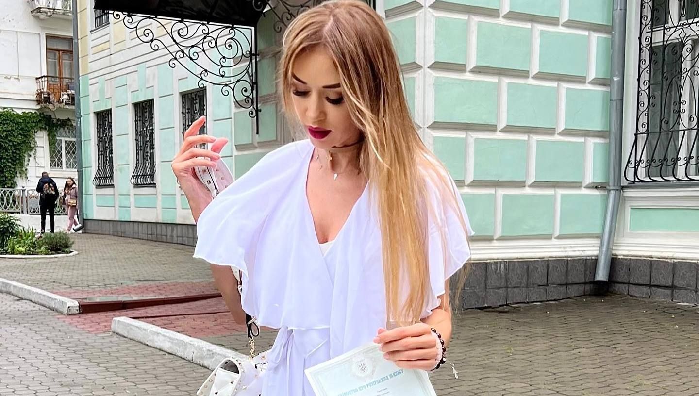 Звездные разводы - Наталья Валевская официально развелась и показала свидетельство