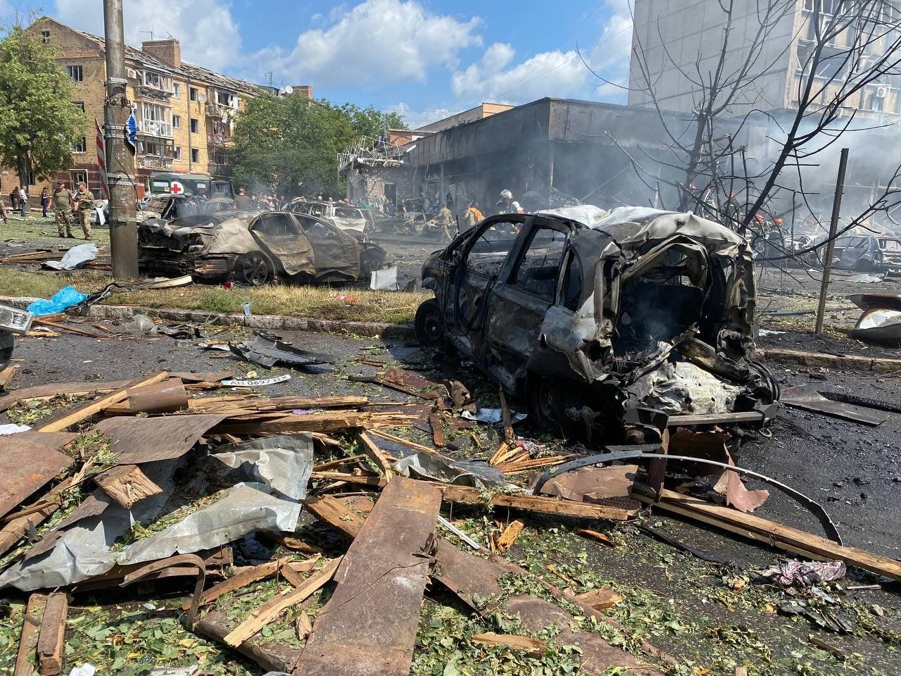 Вінниця ракетний обстріл - зруйновано Будинок побуту Ювілейний і медичний центр