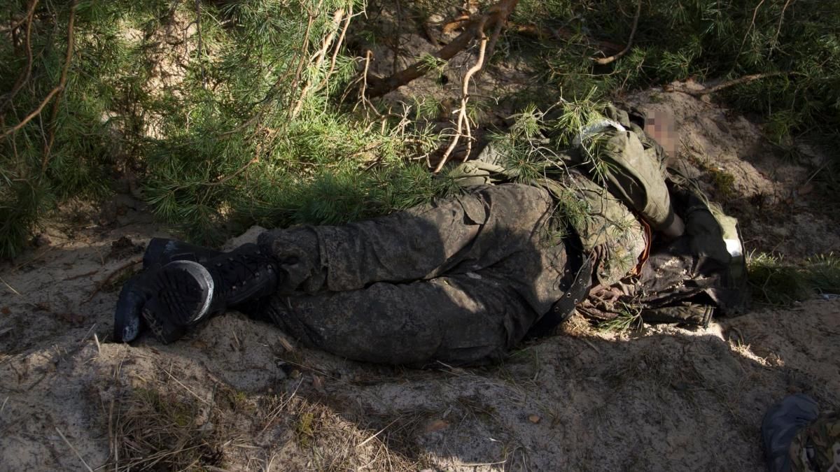 Аби вкрасти зарплати та компенсації: російські офіцери ховають загиблих під чужими іменами Аби вкрасти зарплати та компенсації: російські офіцери ховають загиблих під чужими іменами