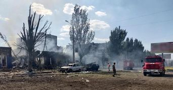 Ворог накрив вогнем центр Бахмута, одну з ракет випустили по центральному ринку: є постраждалі