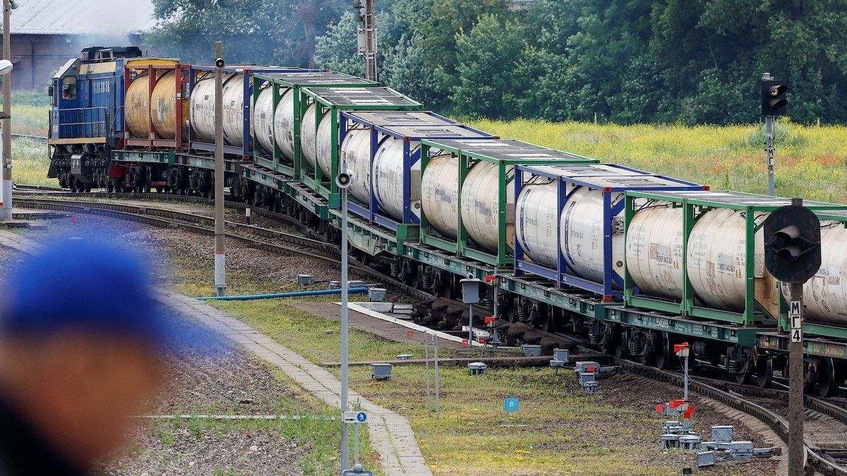 Решение Еврокомиссии по подсанкционным товарам в Калининград. Решение Еврокомиссии по подсанкционным товарам в Калининград.