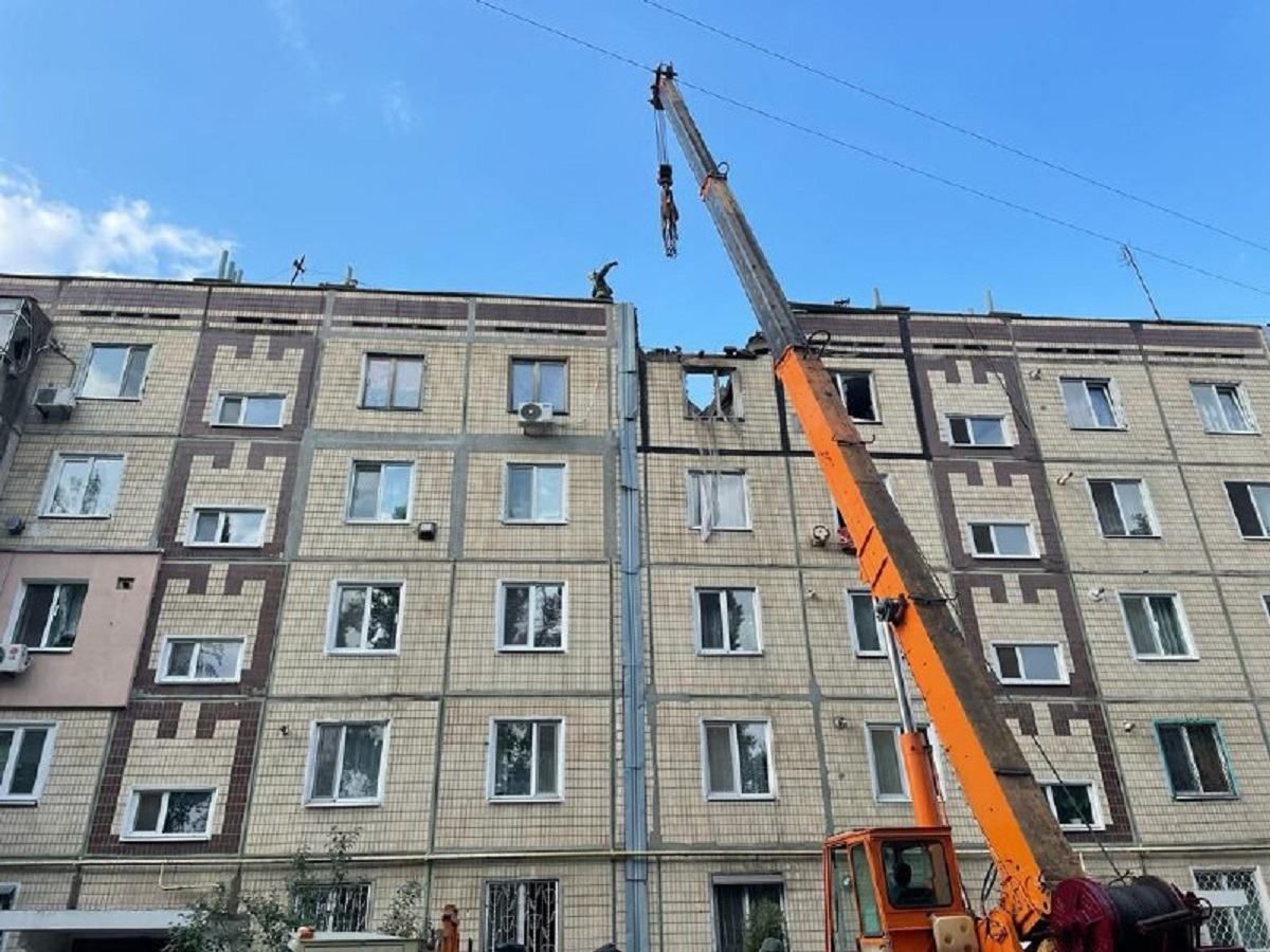 росія влучила в житлові будинки Нікополя росія влучила в житлові будинки Нікополя