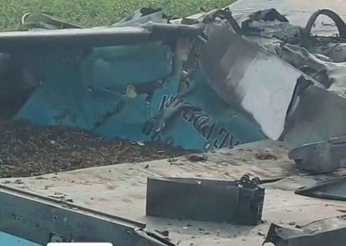 Остатки российского Су-34М возле Алчевска Остатки российского Су-34М возле Алчевска