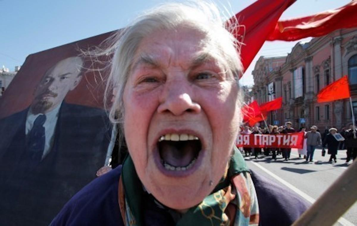 Россияне охотно превратились в бездумное стадо