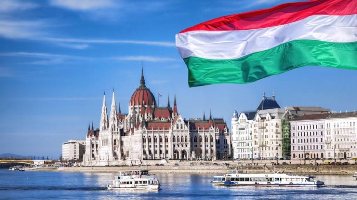 Угорщина не пропускатиме зброю в Україну